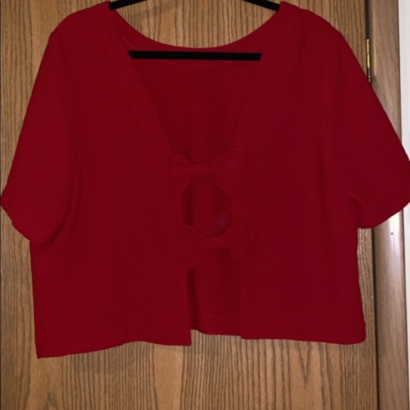 Red F21+ crop top - Picture 2 of 3